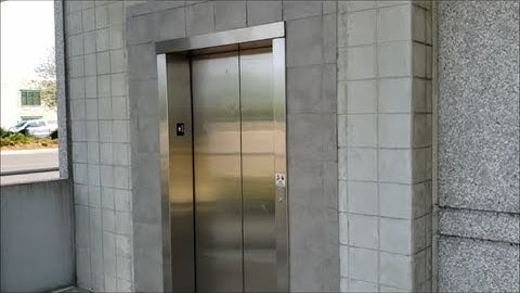 Epic Fail on 330A Day! Schindler Hydraulic Elevators - MOSI Pedestrian Walkway - Tampa, FL