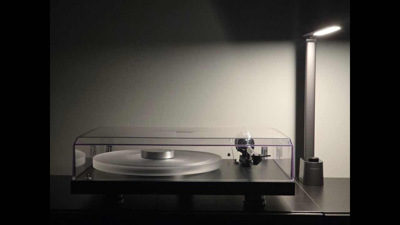 Pro-Ject Debut Reference 10 - Unboxing [4k] - YouTube