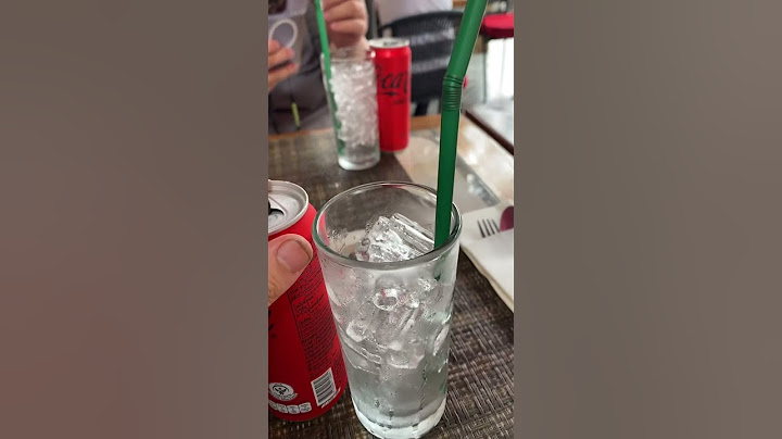 正确喝可乐的方法！一定要有冰块
