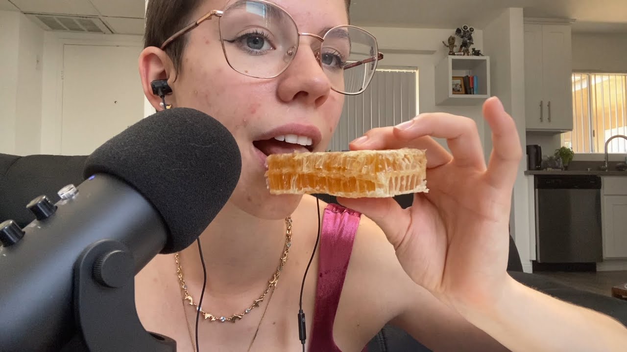 ASMR Trying HONEYCOMB Eating 🍯🐝 Mouth Sounds, Finger Licking, Sticky Tapping