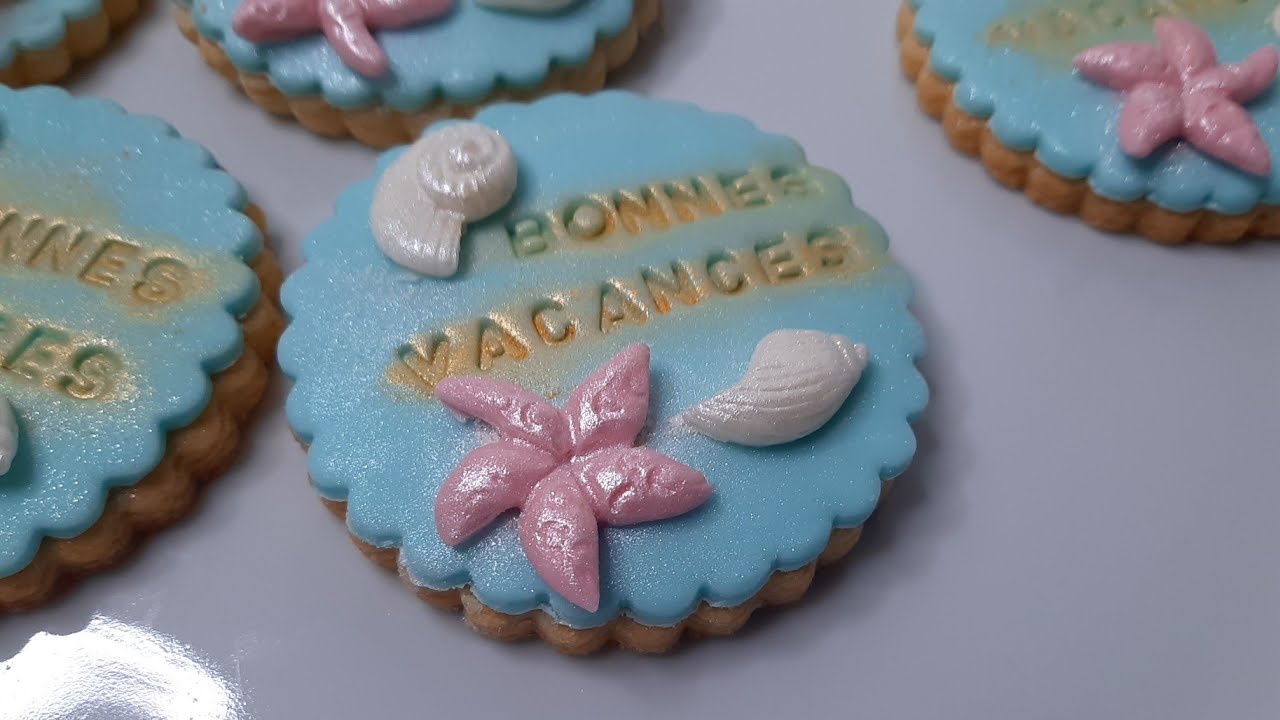 Les Sablés personnalisés avec pâte à sucre thème vacances / plage #sweet_table #anniversaire