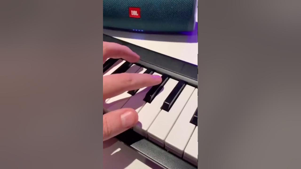 Daniel Andrews Get on the Beers Remix (Featuring D.J. Trump) Mashd N