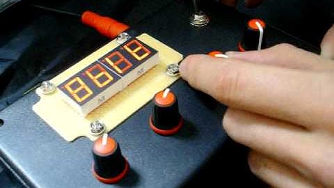 RC CIRCUIT BENT 8BIT NOISE FX SYNTH