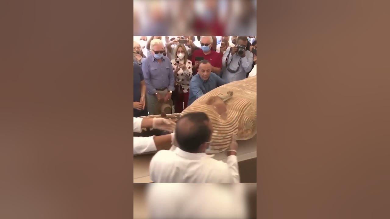 This mummy tomb was opened after being sealed for 2600 years  #egypt #mummy  #pyramid