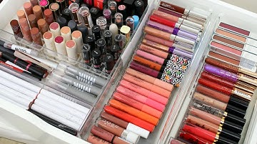 HUGE MAKEUP DECLUTTER 2019! LIPSTICKS AND LIP GLOSSES