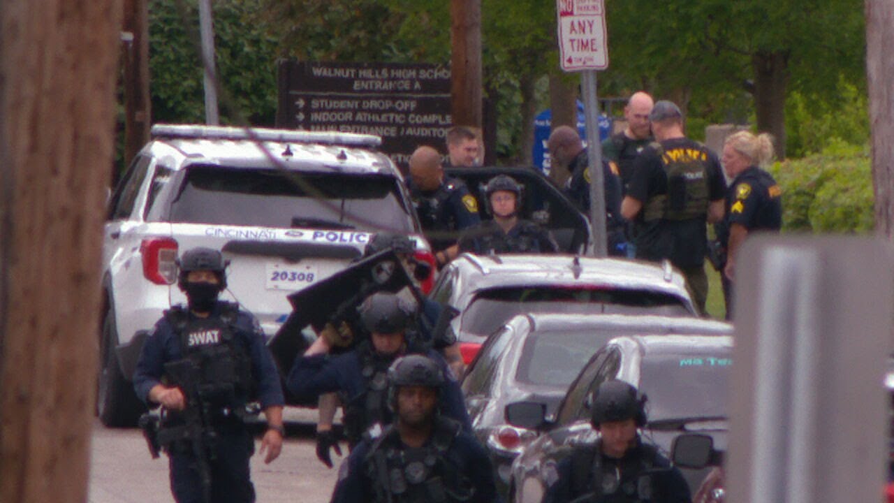 1 taken into custody after Evanston SWAT situation - YouTube