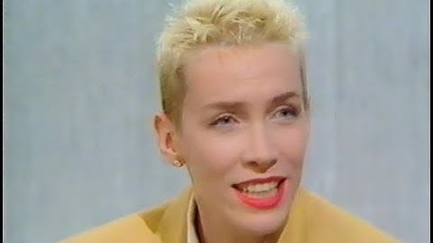 Eurythmics -  When The Day Goes Down (Live Acoustic Wogan 1989)