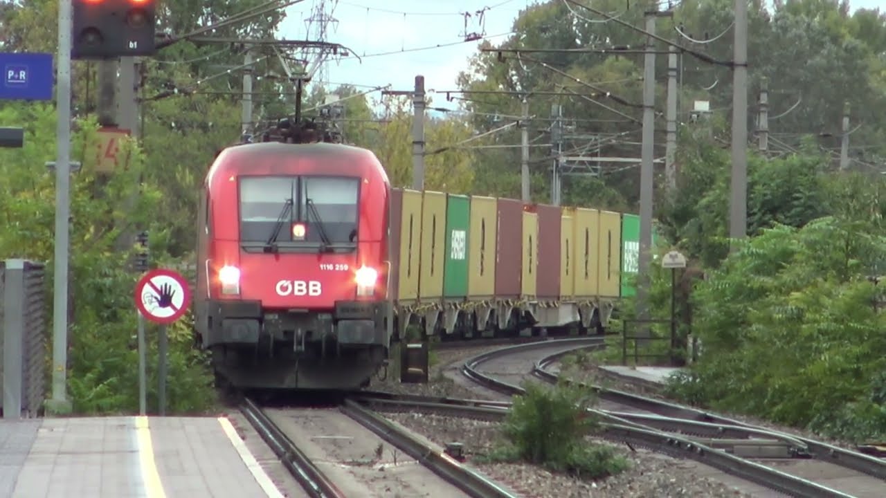 Züge bei Wien. S-Bahn Lanzendorf - Rannersdorf und Himberg. ÖBB Ostbahn Wien - Budapest