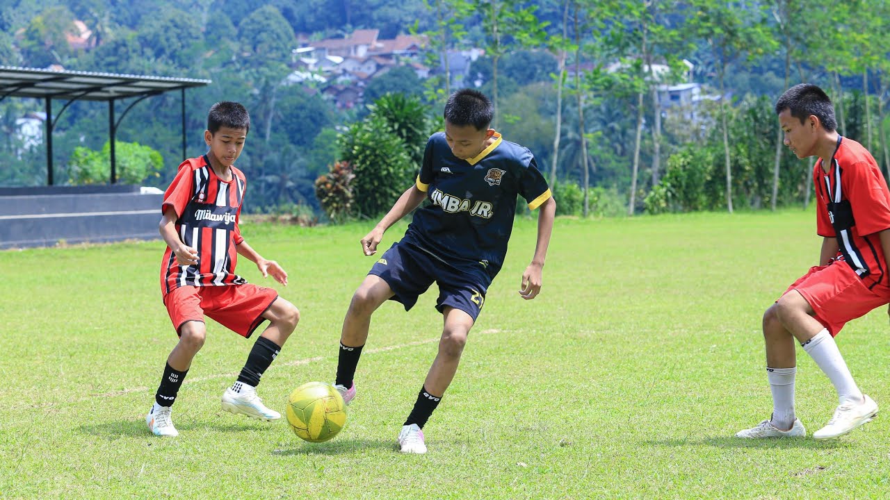 SEPAKBOLA BANJARNEGARA LAPANGAN BANDINGAN SIGALUH