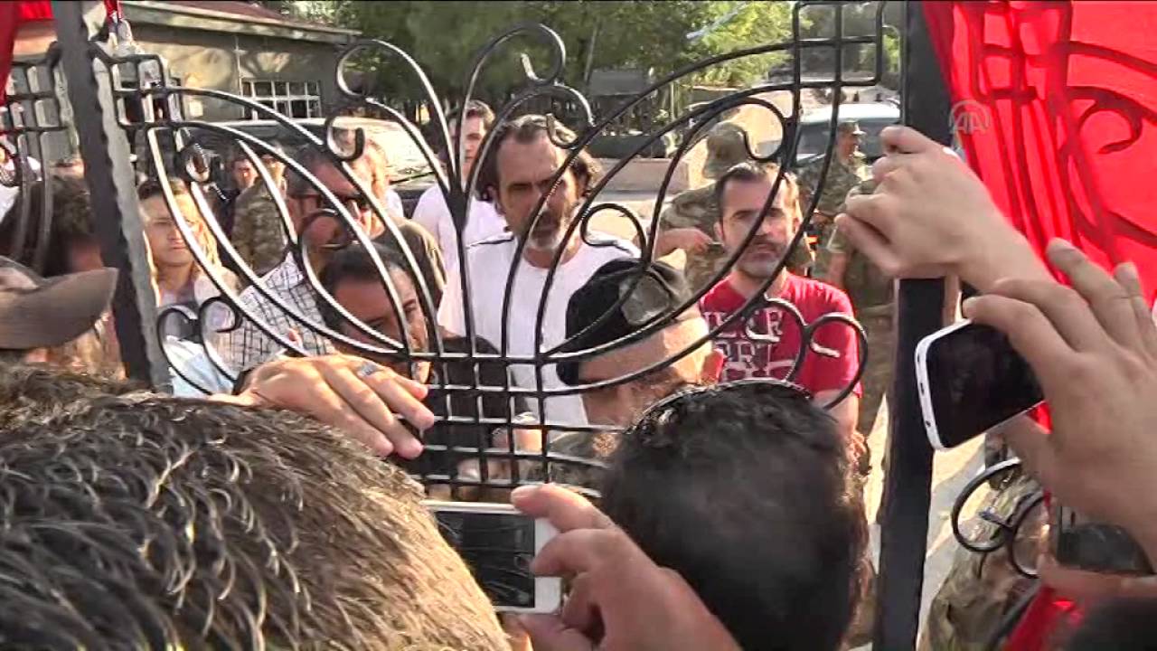 Etimesgut'taki Zırhlı Birlikler'in kapıları tutuldu