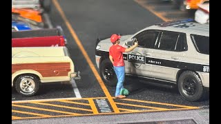 1/64 Diecast Car Burglar at the Shopping Plaza