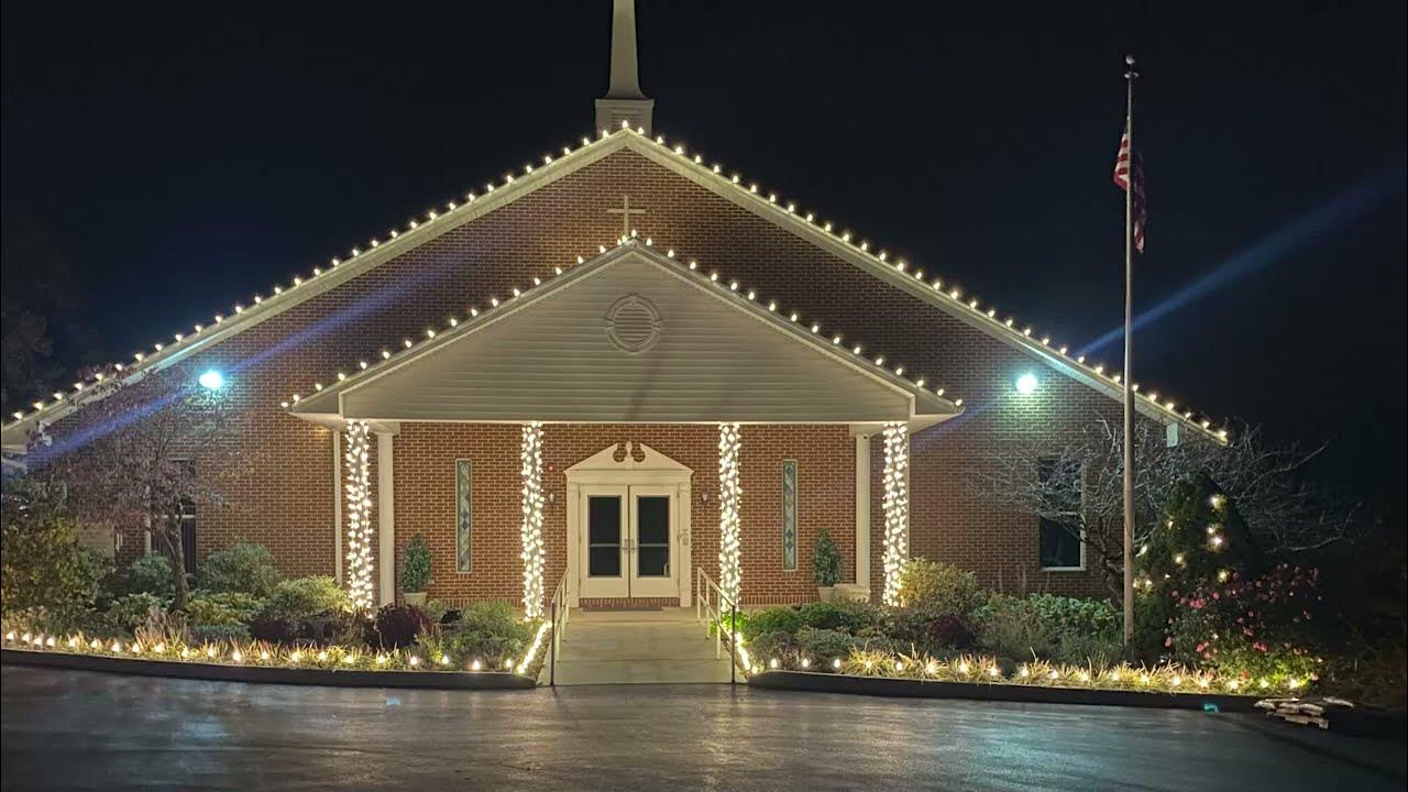 How to Put Christmas Lights on Columns With Straps in Under 8 Minutes