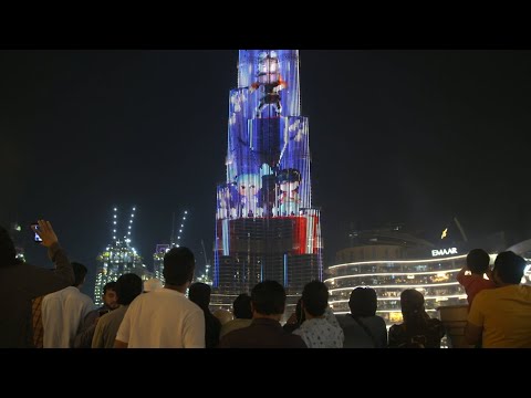اعلى برج في العالم يحتفل بفنانيس MBC