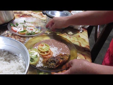 COMO FAZER FEIJÃO E PEIXE NO COCO