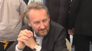 Vučić-Ljubav Je U Zraku