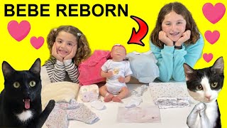 Laia y Ana juegan con el bebé reborn de Cucoreborn y los gatitos Luna y Estrella / Videos para niños