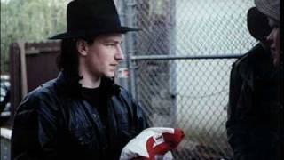 U2 - War "Sunday Bloody Sunday" (1983)