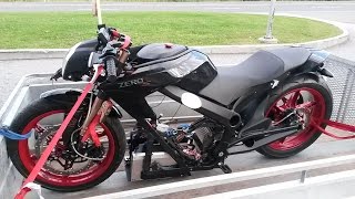 Drag racing Electric ZERO MOTORCYCLE