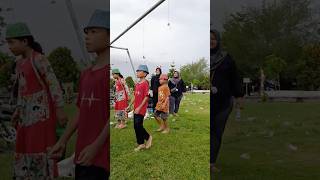 Yang Baju Merah Hoki Sekali