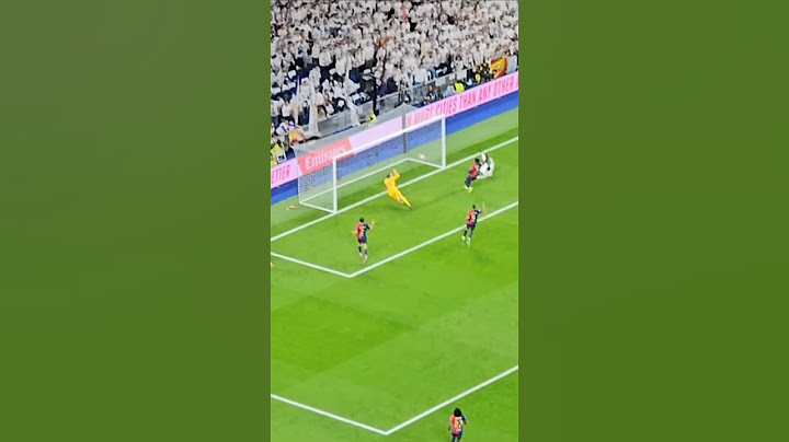 BELLINGHAM INCREÍBLE FALLO GOL EN ESTADIO BERNABÉU CLÁSICO 0-4 #football #shorts