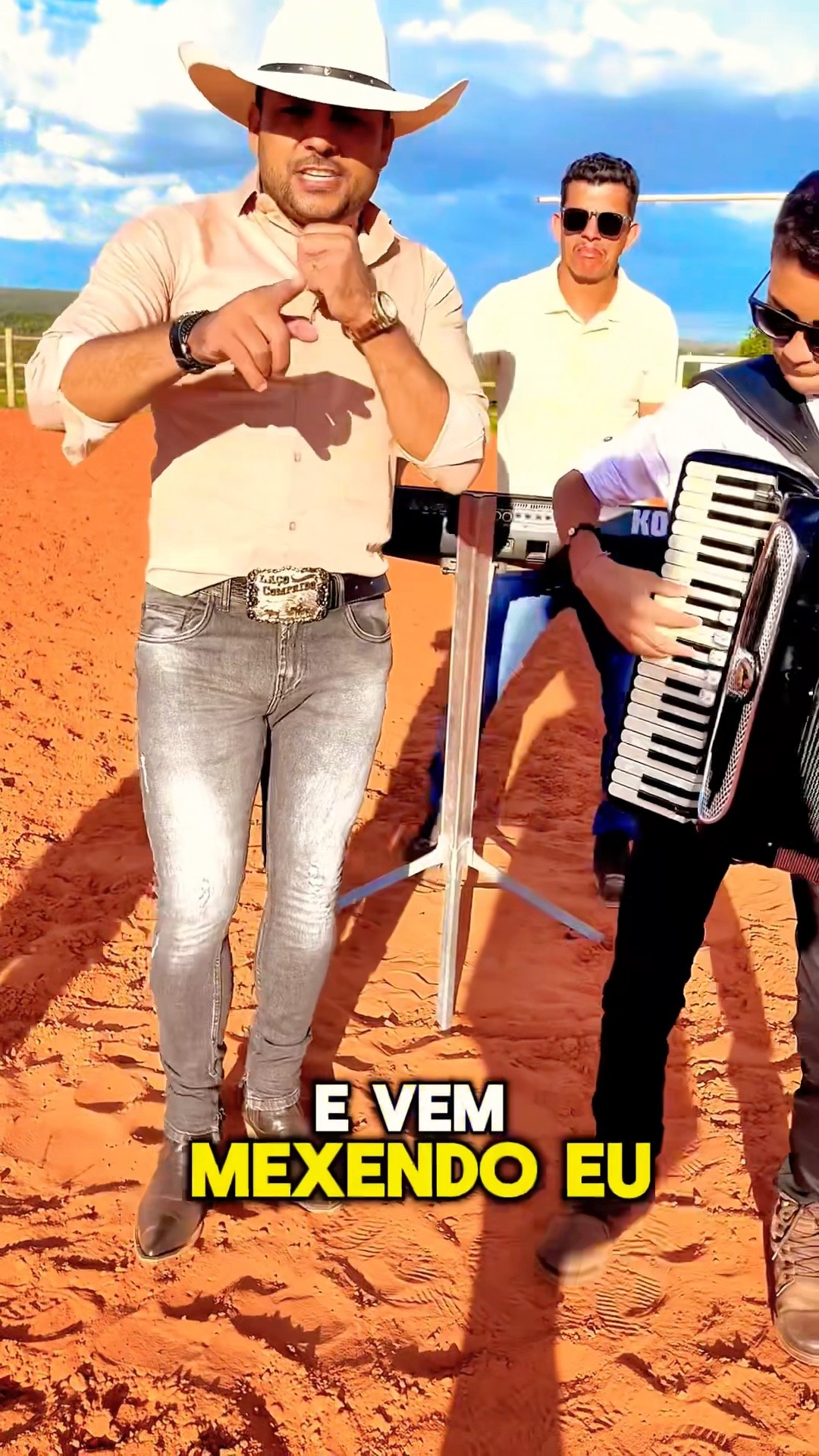 Dois passinho pra lá dois passinho pra cá com leãozinho e Alejandro