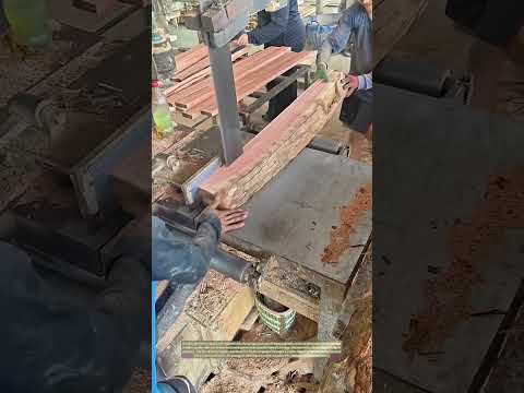 Video Lama verticale contro trave: come il legno massiccio si divide in ali sottili senza spezzarsi