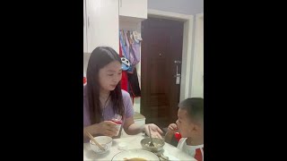 又是斗智斗勇的一天 父子俩为了一块排骨底牌全亮出来了思纳力思