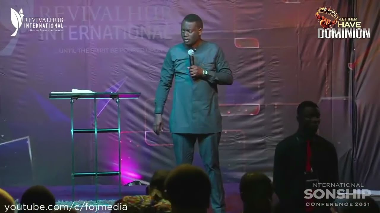 Theophilus Sunday  Chants, Apostle Arome Osayi fall flat before the Lord (MUST WATCH)