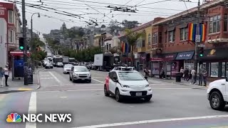 Driverless taxis in San Francisco cause traffic jams, chaos