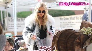 Rachel Zoe Picks Up Fresh Produce With Her Family At The Brentwood Farmers Market 11.27.16 Rachel Zoe Picks Up Fresh Produce With Her Family At The Brentwood Farmers Market 11.27.16