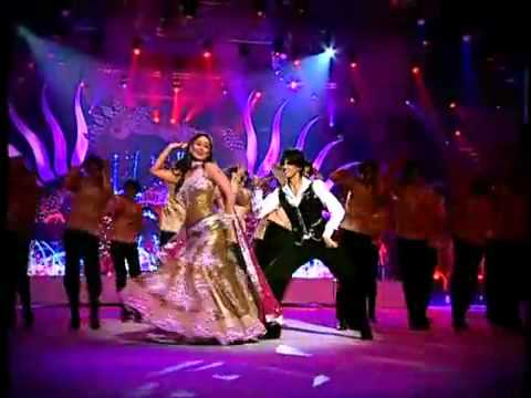 IIFA 2010-Kareena Kapoor swings to the beats.avi - YouTube.FLV