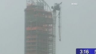 Broken crane becomes New York tourist attraction