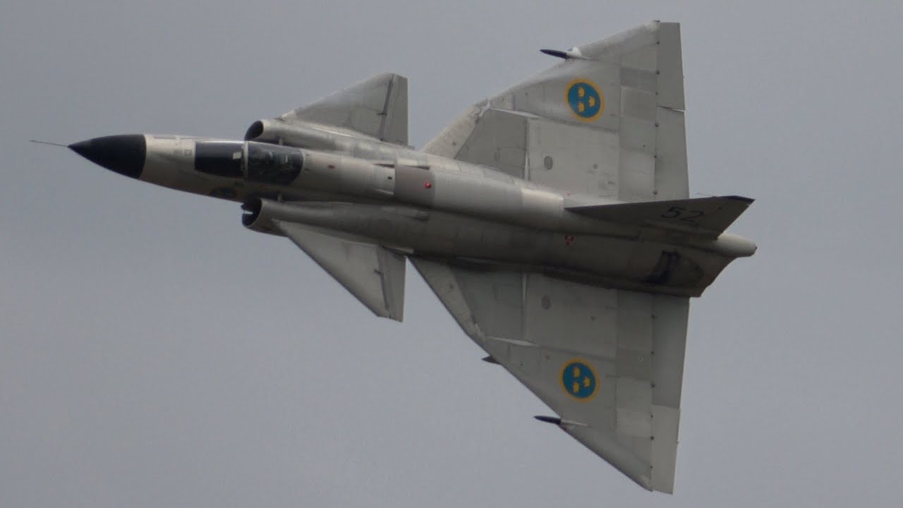4Kᵁᴴᴰ Thundering Display Saab AJS 37 Viggen Swedish Air Force Historic Flight @ NATO DAYS 2021