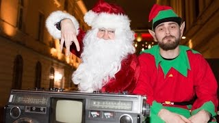 Секретное выступление Noize MC в образе Деда Мороза