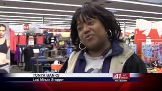 Shoppers scramble for last minute gifts
