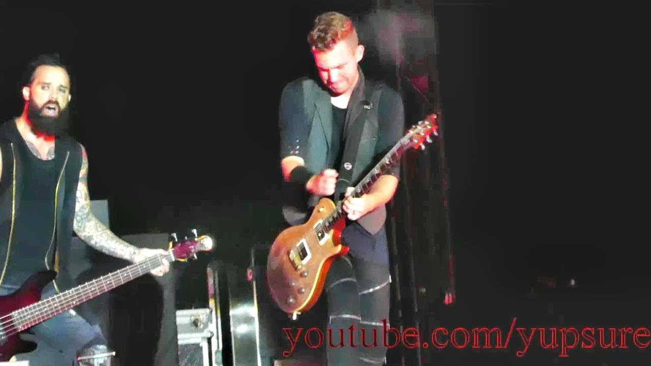 Skillet Undefeated Live HD (Uprise Festival 2017) YouTube