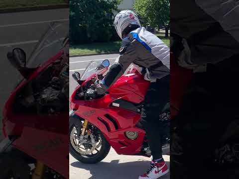 Ducati Panigale V4S