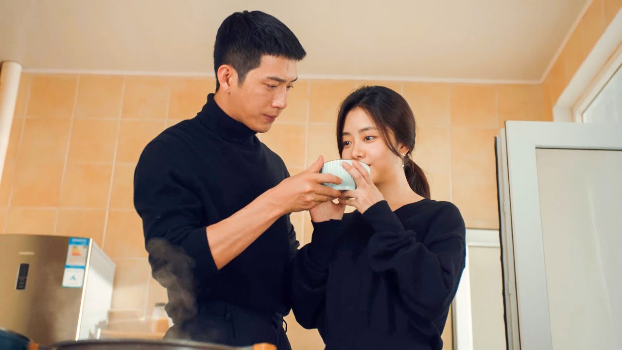 เพื่อชดเชยคืนที่เหนื่อยล้าของซินเดอเรลล่า ซีอีโอจึงปรุงอาหารเพื่อเติมเต็มร่างกายของเธอเป็นการส่วนตัว