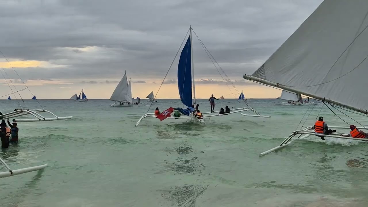 Paraw boat in launching in Borocay, Phillipines 