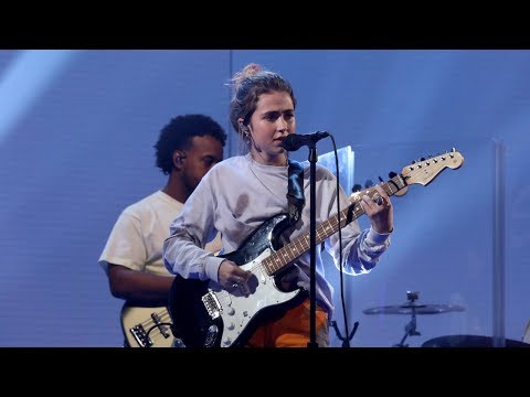 Clairo - “Bags” Performance 