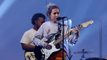 Rising Star Clairo Performs 