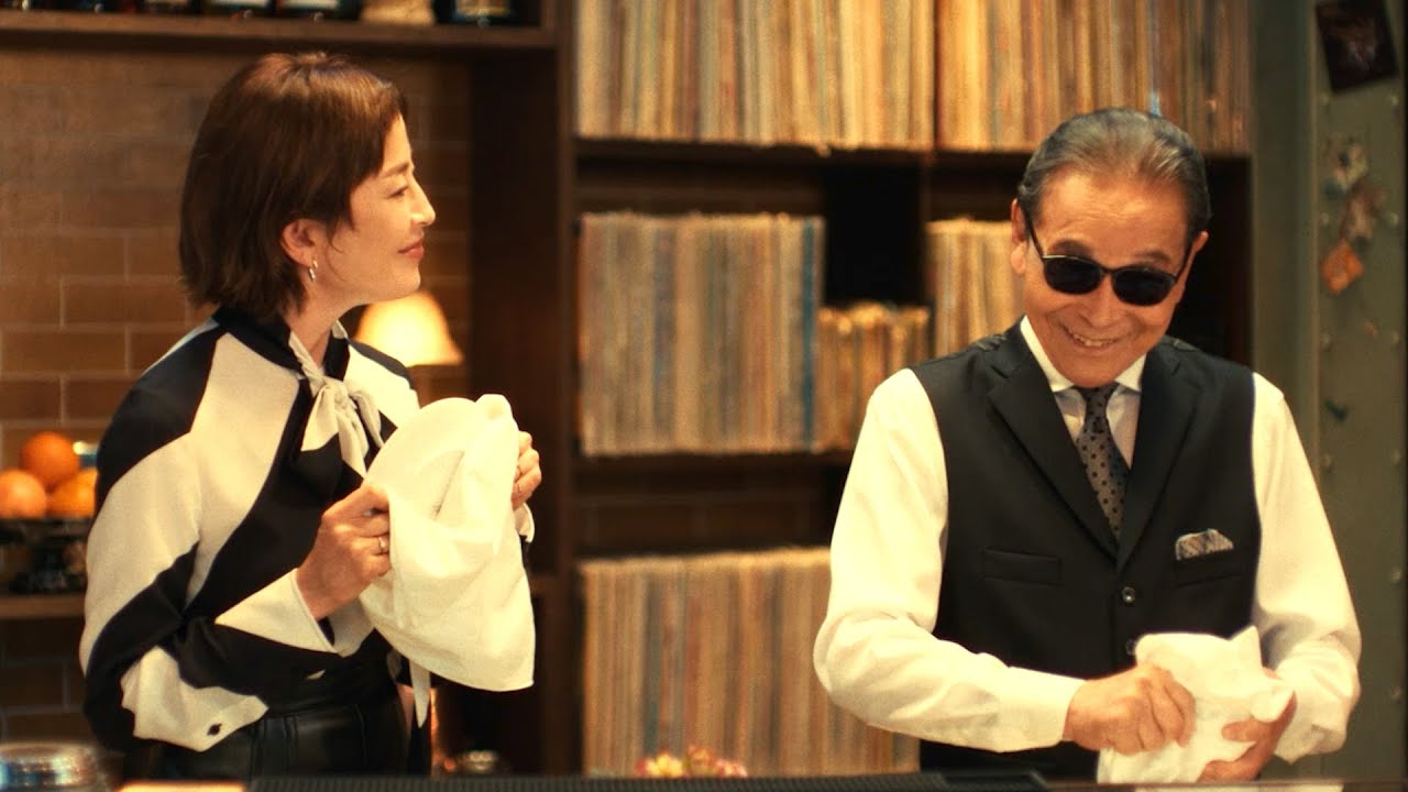 Tamori laughs shyly! His toast with Rie Miyazawa, his first