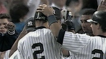 BOS@NYY: Jeter knocks walk-off single