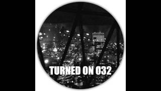 Turned On Podcast 032: Mount Kimbie, Voyeur, Tuff City Kids, Squarehead, Roberto Rodriquez