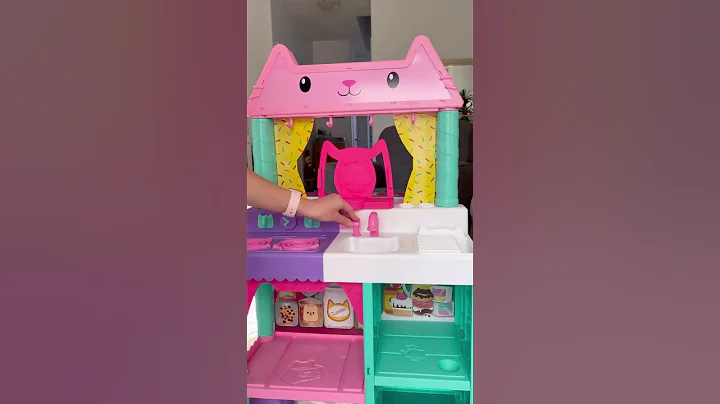 Build Gabby's Dreamhouse With Me | Cakey Kitchen Set