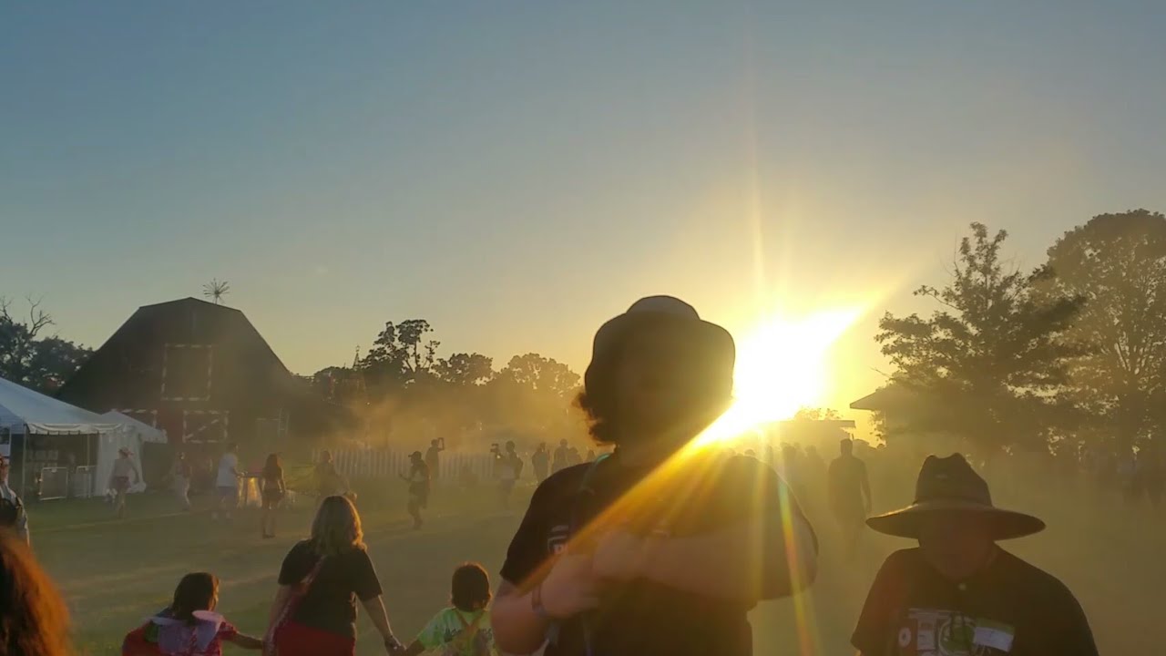 A visual and auditory experience. "don't trip" Part 1- Music/life.