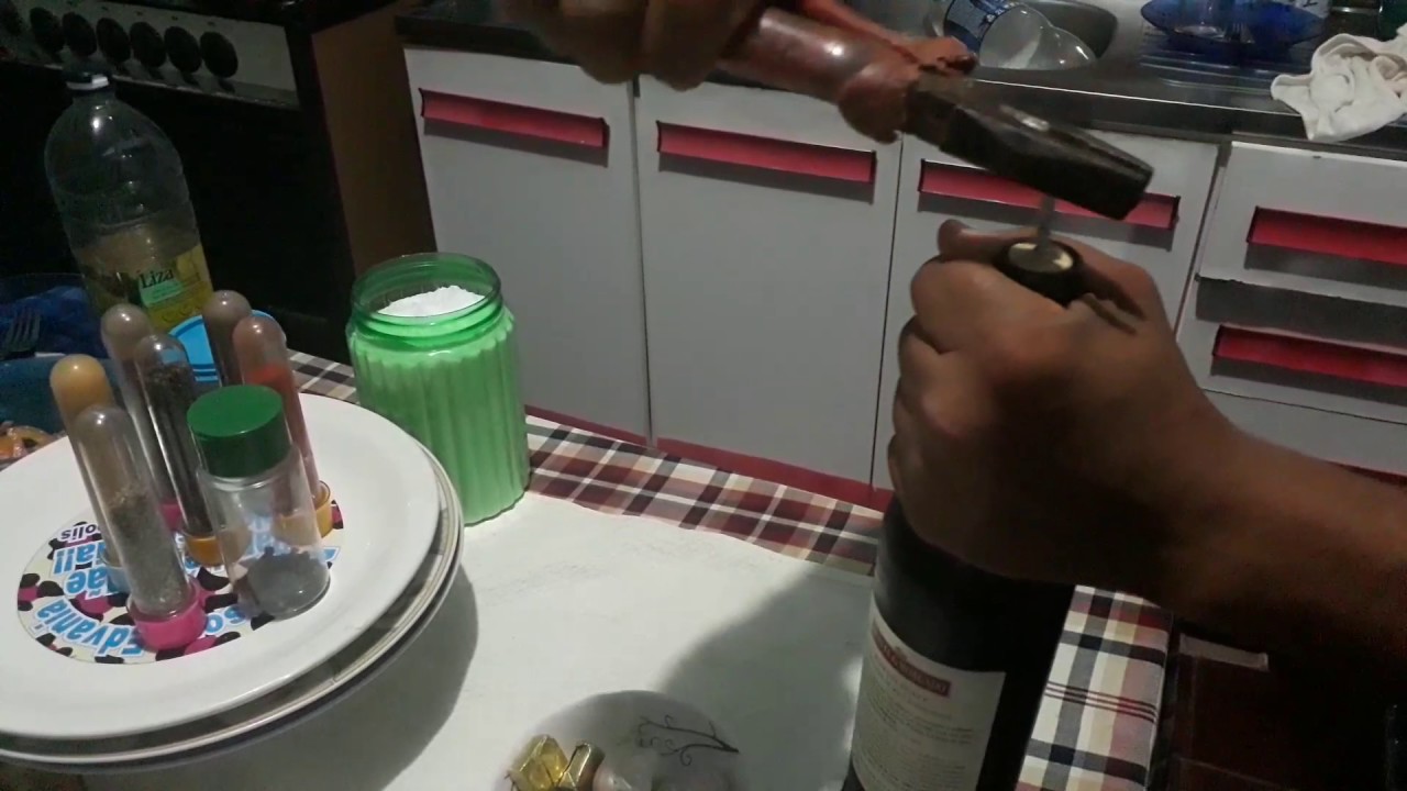 Como Abrir Garrafa De Vinho Sem Saca Rolha YouTube como-abrir-garrafa-de-vinho-sem-saca-rolha-youtube