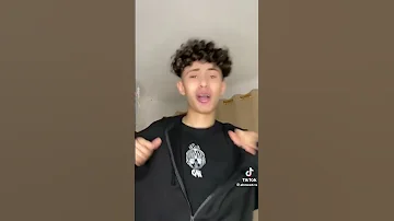 ساكت بس عارف الصراحة انك موميتة 