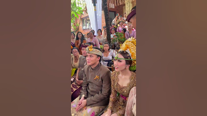 Mepamit atau menjauman adalah salah satu rangkaian pernikahan adat Bali dari Mahalini Raharja.