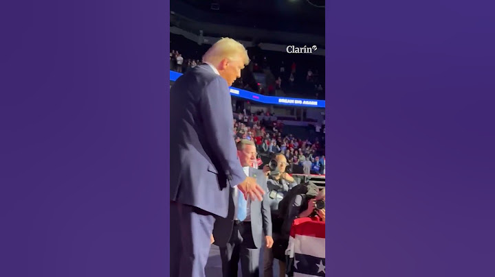 Donald Trump empezó el día de las elecciones bailando YMCA en Michigan